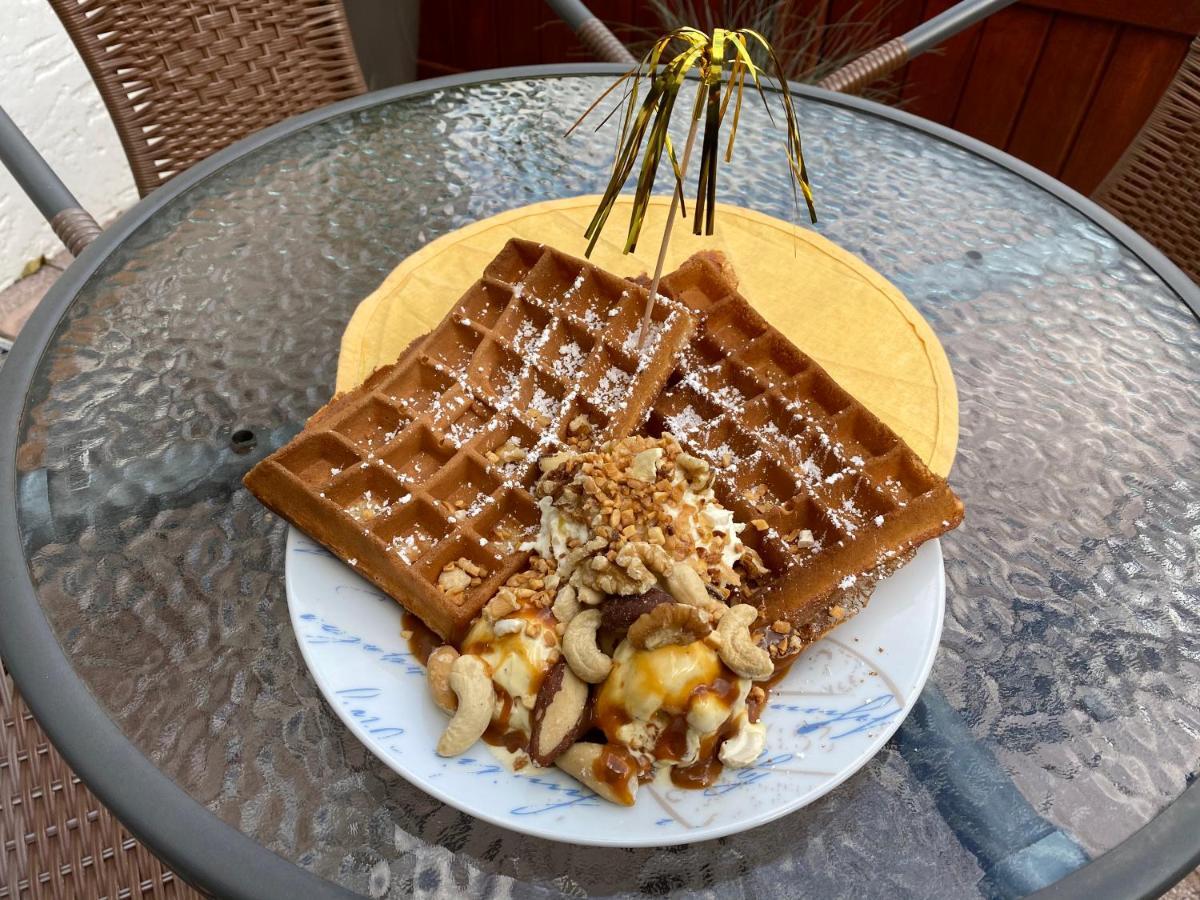 Pension & Cafe Meine Sonne Sole Mio バート・ゾーデン・アレンドルフ エクステリア 写真